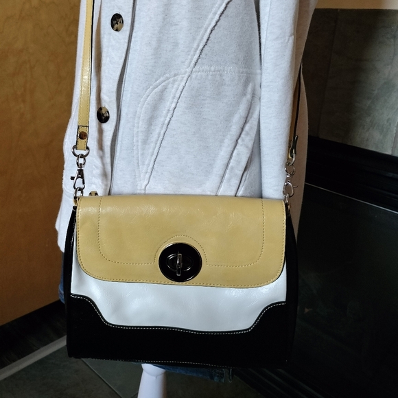 Stylish Retro 90s Black and Cream Shoulder Bag Koret - Picture 1 of 4